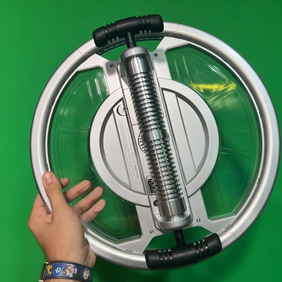 Disney Star Wars Galaxy's Edge Galactic Starcruiser Chandrila Halcyon Shield - Picture 10 of 11